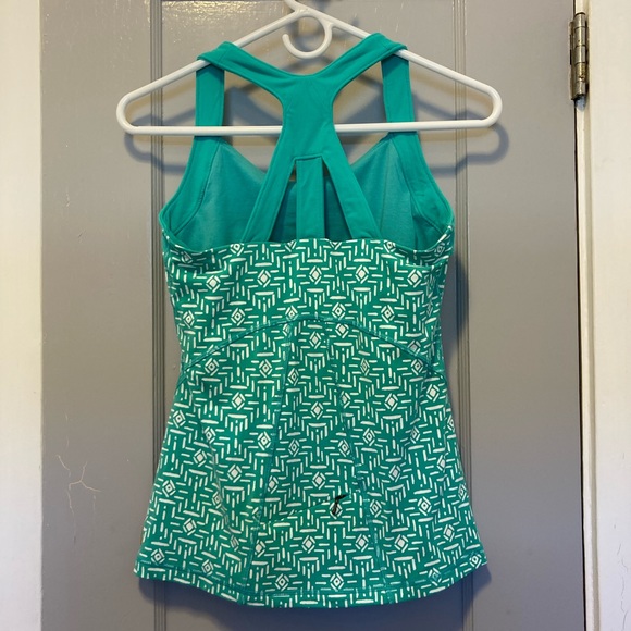 EUC like new Lucy workout tank with shelf bra - Picture 3 of 4